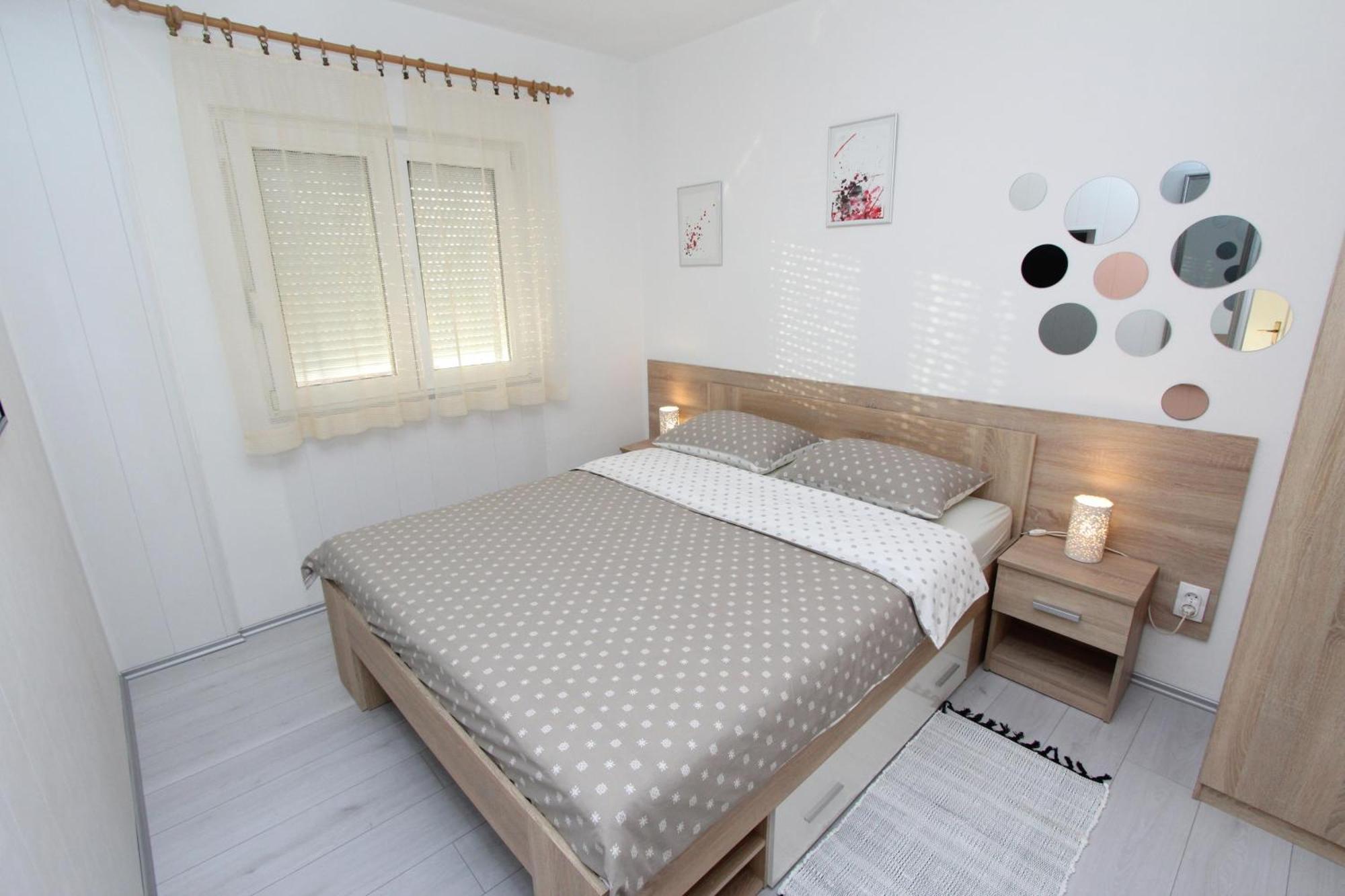 Apartments And Room Eva Ровинь Экстерьер фото